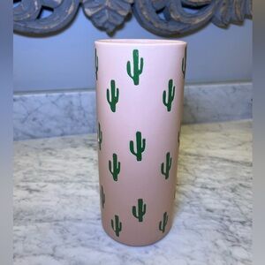 Beautiful ceramic dusty pink cactus vase. 🌵